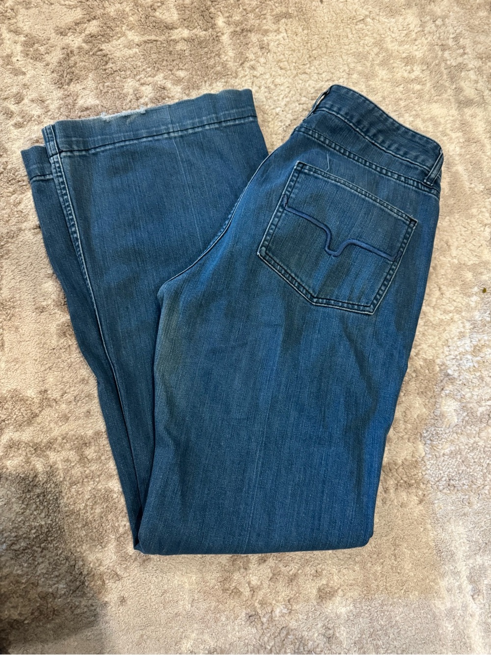 Kimes Ranch LOLA Jean - Picture 2 of 9
